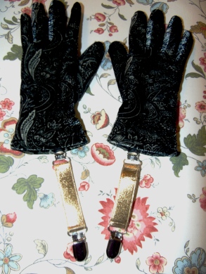 The flashy glove clips.